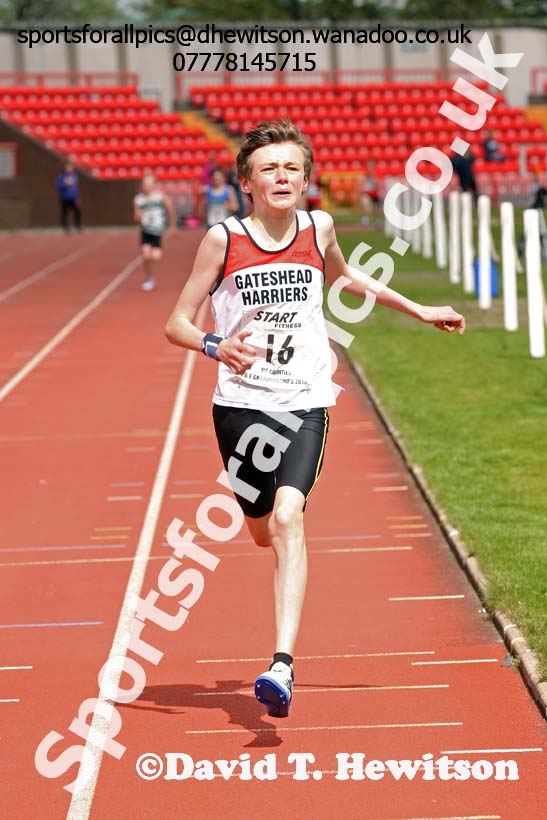 Boys under-13s 1500 metres, North Eastern Track and Field Champs, Gateshead Stadium. Photo: David T. Hewitson/Sports for All Pics